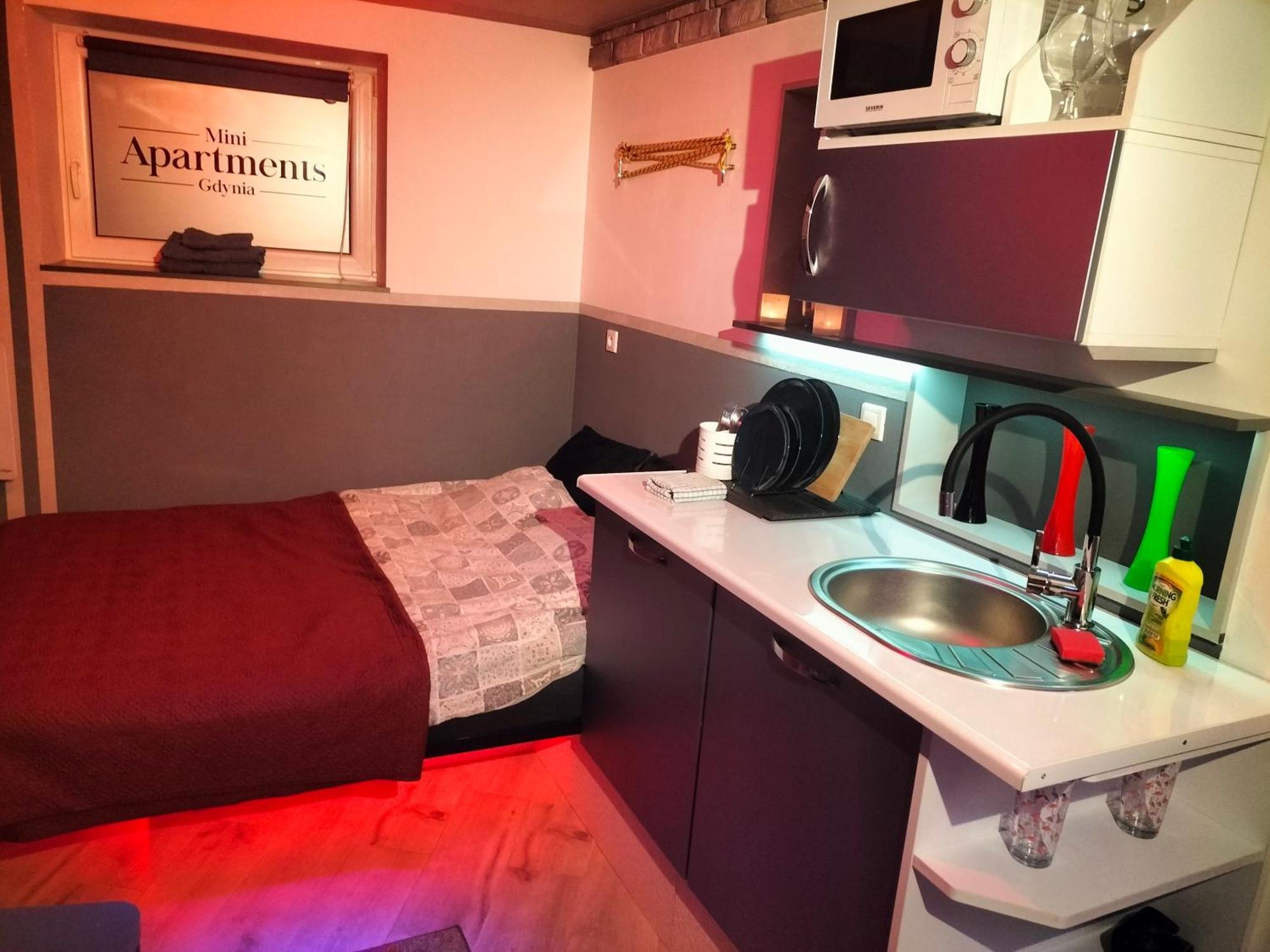 24H Gdynia Mini Apartamenty Na Kod Dostepu & Free Parking & No Keys 객실 사진
